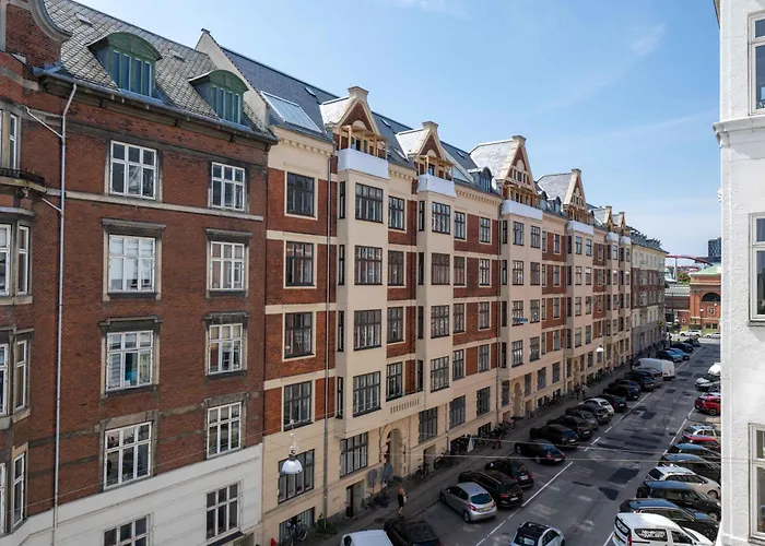 Large Apartment In Central Copenhagen By Tivoli Gardens